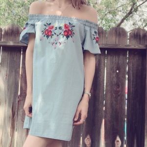 Denim off the shoulder dress w/ floral embroidery